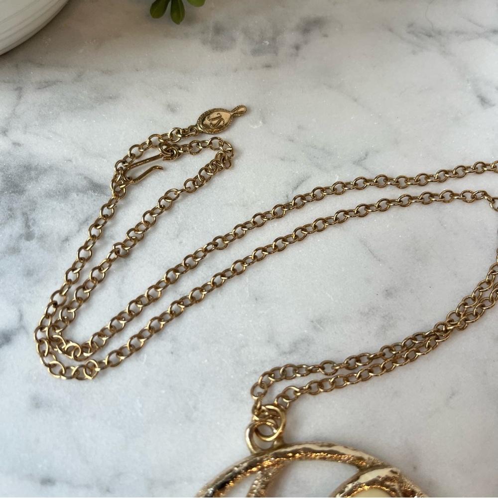Vintage 1970’s Sarah Coventry Signed Desert Flower Pendant Necklace - Picture 12 of 16